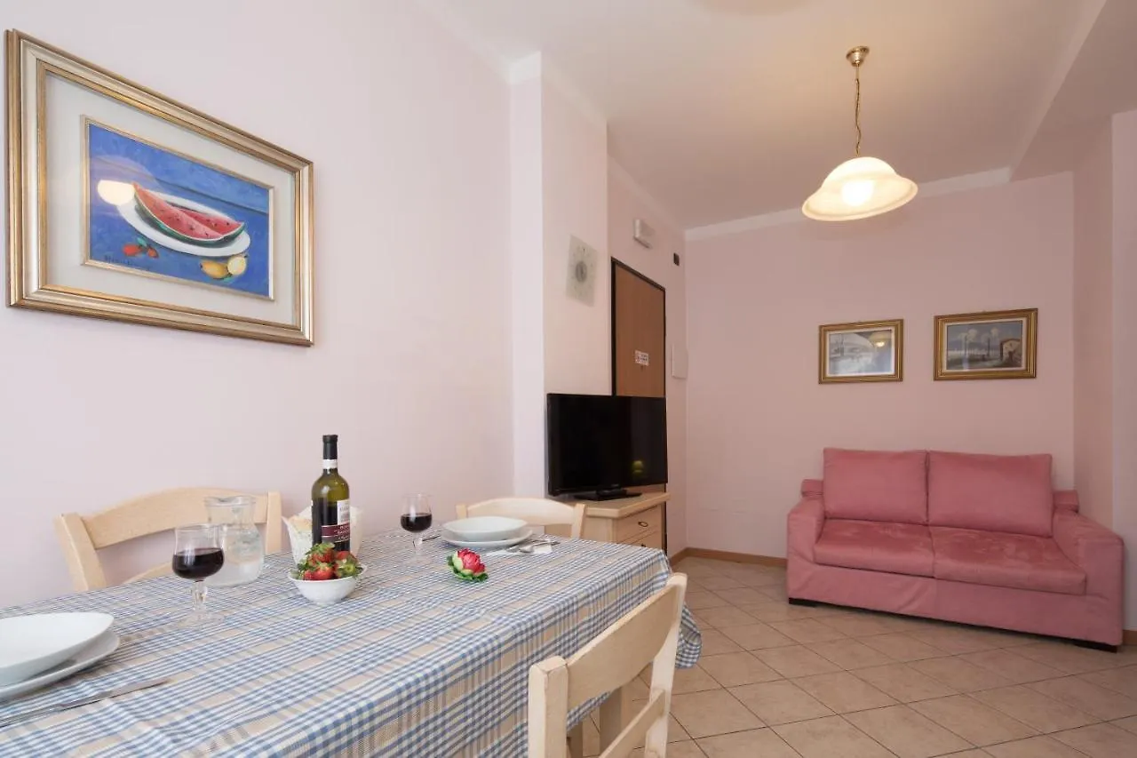 Residence Tre Trilo&Suites Rimini 2*,  Olaszország